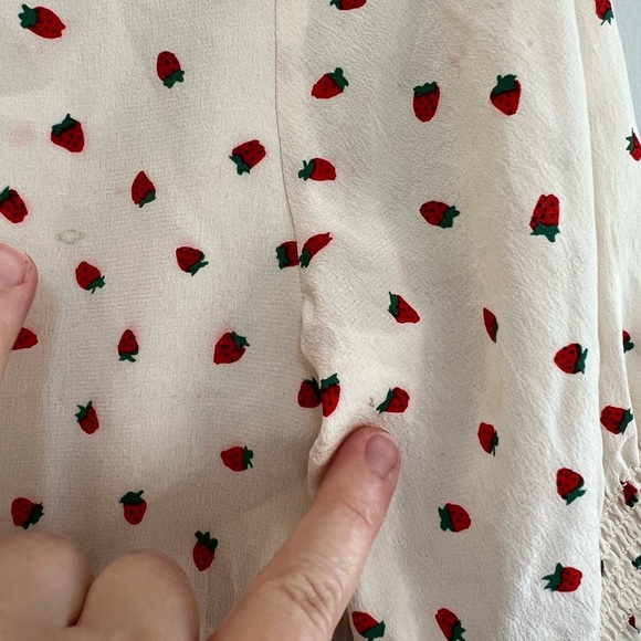 Madewell Silk Clover Cream Button-Front Dress in Fresh Strawberries Print, 0 - Picture 14 of 14